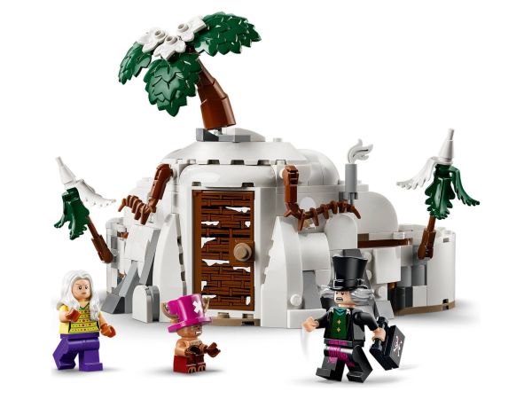 Разтворена заснежена планина с медицинска лаборатория и камина от комплекта LEGO ONE PIECE 75641
