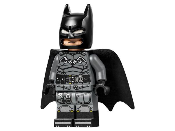 ексклузивна-минифигурка-на-батман-с-наметало-от-плат-lego-76333
