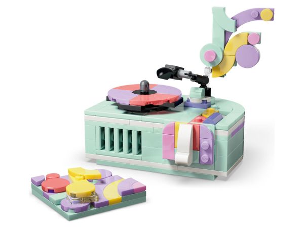 Класически ретро грамофон с въртяща се плоча и рамо – трети модел на LEGO 31392